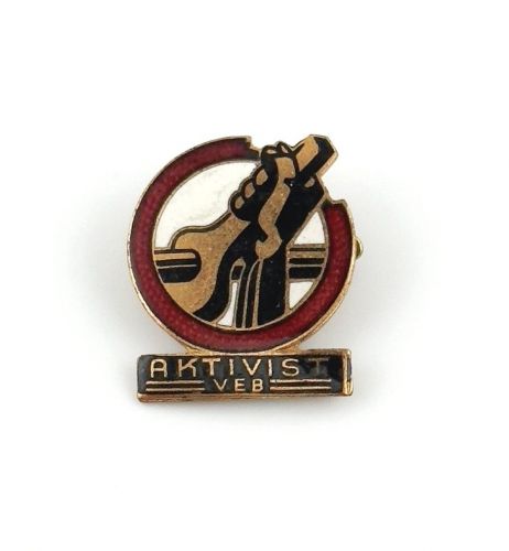 DDR Anstecker Aktivist VEB