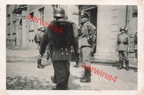 Deutsche Soldaten an Kaserne vor Übung Karlsruhe