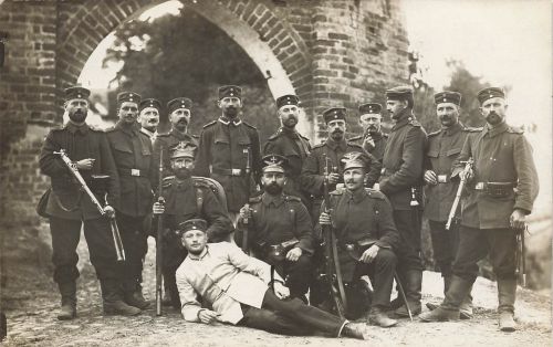Foto-AK 1.WK Deutsche Soldaten Landwehr Inf.- Regt. 101 in Graudenz Grudziądz