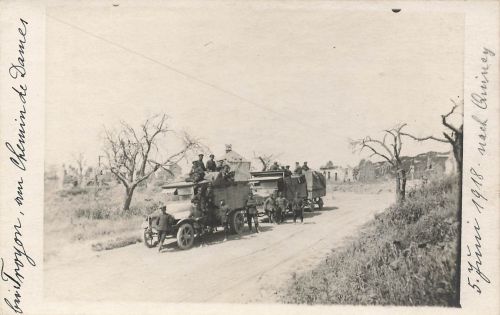 Foto AK 1.WK deutsche Soldaten mit LKW in Troyon am Chemin de Dames frankreich