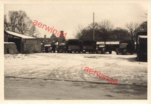 Deutscher LKW Garagenhof in Saint-Aubin-d'Aubigne Frankreich