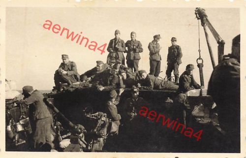 Deutsche Soldaten auf Schiff mit 3,7 cm Flak bei Königsberg 1944 Ostpreussen