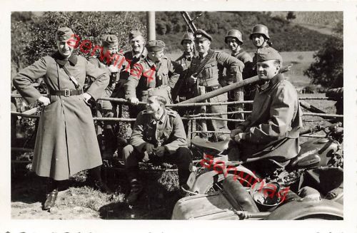 Deutsche Soldaten mit Motorrad bei Elcherath Eifel Westwall