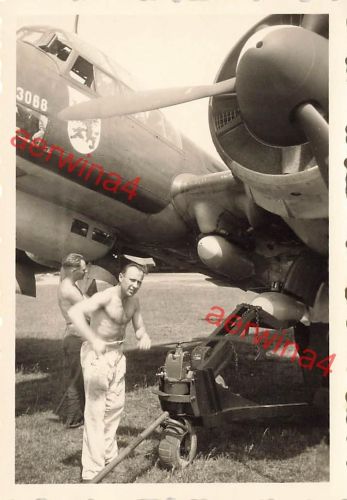 Flugzeug Ju 88 Staffelzeichen LG1 Bombenverladung Fliegerhorst Langenhagen