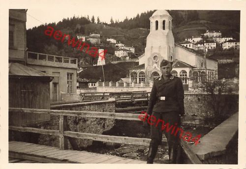 Deutscher Soldat Pilot an Kirche in Tschepelare Bulgarien