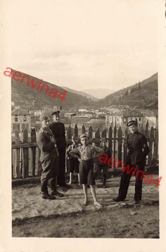 Deutscher Pilot mit bulgarischem Gendamerie in Tschepelare Bulgarien