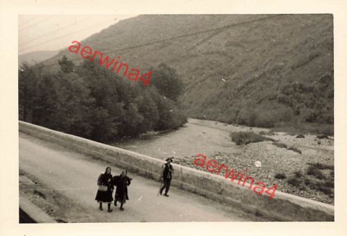 Landleute Straße nach Herkulesbad Baile Herculana Rumänien