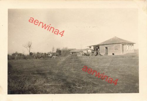 Quartier mit getarnten LKW bei Kalatsch Russland Ostfront