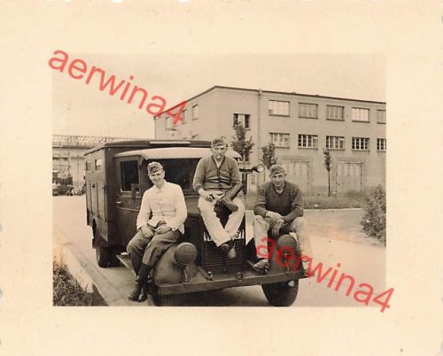 Deutsche Soldaten mit LKW Phänomen Granit 25 H