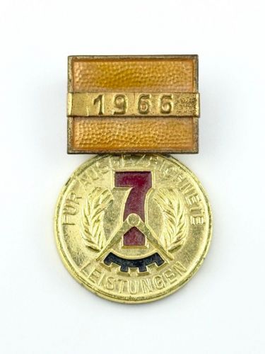 DDR Medaille für ausgezeichnete Leistungen 7 Jahres Plan 1966