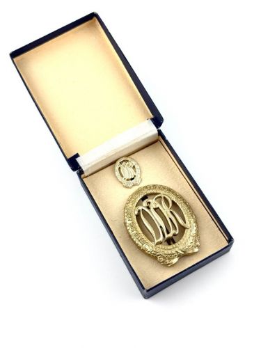 DDR Sportabzeichen der DDR Bereit zur Arbeit und zur Verteidigung in Gold