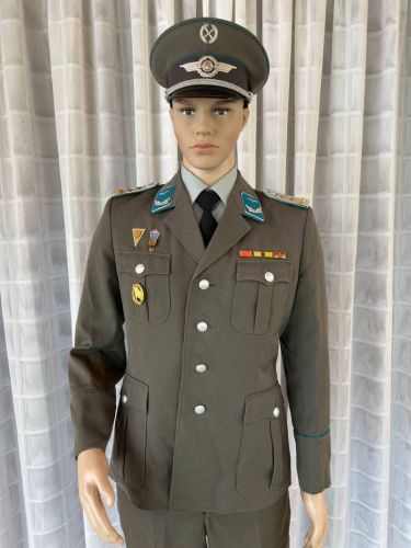DDR NVA LSK Luftstreitkräfte Uniform Offizier Hauptmann Absolventenabzeichen