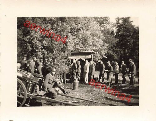 Feldküchenwagen mit unbekannten Divisionszeichen ??? an der Gulaschkanone