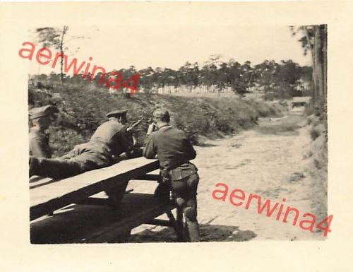 Deutsche Soldaten am Schießplatz Rinkau Kaserne in Bromberg Westpreussen