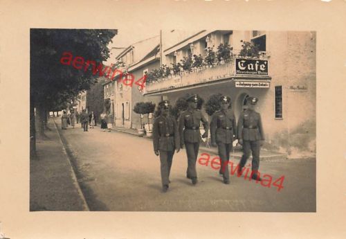 Deutsche Soldaten am Café in Meersburg Bodensee