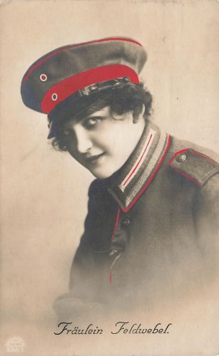 AK 1.WK Fräulein Feldwebel Militär Frau in Uniform 1916 Patriotika Postkarte