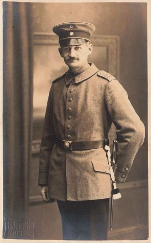 Fotokarte 1.WK Portrait deutscher Soldat Schulterklappe 179 Döbeln Bajonett