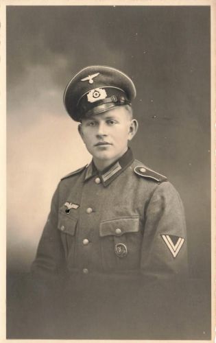 Portrait deutscher Soldat Obergefreiter Reiterabzeichen Großfoto
