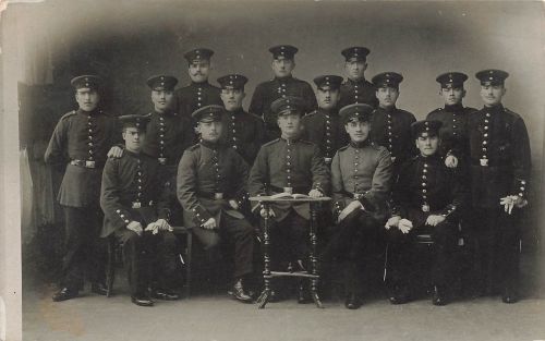 Foto-AK 1.WK Gruppenfoto deutsche Soldaten in Graudenz Westpreußen