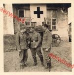 Deutsche Soldaten im Hof des Lazarett in Sumy Ukraine Ostfront