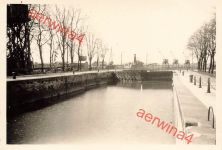 Deutsche Soldaten an Kanalanlage Schleuse im Hafen Rochefort Frankreich