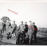 Deutsche Soldaten mit 7,5 cm Infantrie Geschütz 18