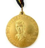 DDR Medaille GST Bezirksmeisterschaft Leipzig Ernst Schneller 1890-1944 Gold