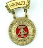DDR Ehrennadel für Verdienste im sozialistischen Bildungswesen