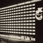 AK DDR Leipzig Pelzzentrum am Brühl Nachtansicht Sachsen Postkarte