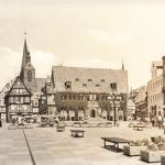 AK DDR Quedlinburg Markt Rathaus Sachsen-Anhalt Postkarte