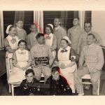 Foto Pimpfe bei verletzten Soldaten Krankenschwestern Lazarett Bautzen Sachsen