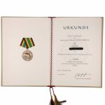 DDR NVA Urkunde Medaille für treue Dienste in der NVA Bronze 1973 Leutnant