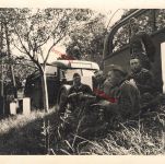 Foto Portrait Rast Deutsche Soldaten am Omnibus Fahrt nach Holland Großfoto