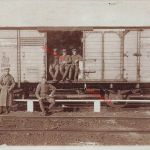 Foto-AK 1.WK Deutsche Soldaten Zugtransport Waggon an die Front