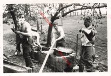 Deutsche Soldaten waschen sich nach der Schlacht Chemin des Dames Frankreich