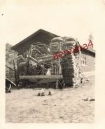 Drahtverhau und Sandsäcke am Munitionslager vor Namur Belgien