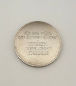 DDR Medaille 40 Jahre Volkssolidarität 1985, Für das Wohl der Älteren Bürger