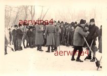 Schneeschaufler wollen Geld von Soldaten in Flamanda Rumänien