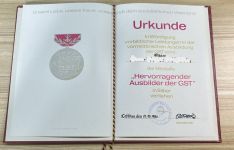 Hervorragender Ausbilder der GST Silbermedaille mit Urkunde 1986