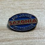 100 Jahre SAXONIA Drillmaschinen Anstecknadel Abzeichen DDR