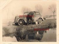 Deutscher Soldat Tierarzt beim PKW Opel waschen Kalisch Polen