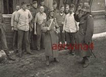 Soldat verkleidet als General bei der Meldung Kaserne Hrubieszow Polen