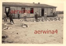 Soldaten beim Bau Schaufeln Flugplatz Proßnitz Mähren