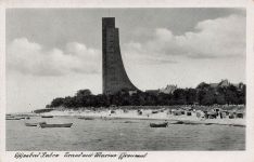 Strand mit Marine-Ehrenmal Ostseebad Laboe Schleswig-Holstein Postkarte AK