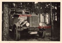 Deutscher Soldat des Pionier-Bataillon 14 Riesa mit LKW Henschel 33 D1