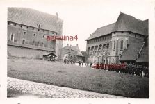Deutsche Soldaten in der Ordensburg in Marienburg Westpreussen