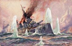 Englischer Schlachtkreuzer im Salvenfeuer deutscher Kreuzer Postkarte AK