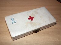 2 Porzellan Medaille im Etui Landesnotopfer Sachsen Roten Kreuz Dresden 1921