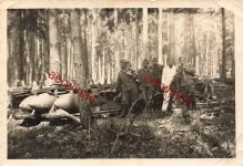Deutsche Fliegerbomben mit deutschen Soldaten am Flugplatz Smolensk Russland Ost