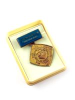 DDR Medaille Bezirksorganisation Karl Marx Stadt Arbeiterehre FDJler halten Wort